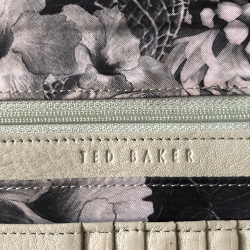 Ted Baker Mint Green Leather Travel Wallet - Picture 5 of 6